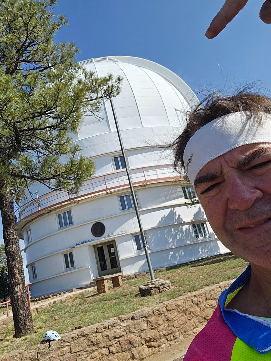 QuickDrawCAD's tweet image. Well..there&apos;s 3 scopes up here
#McDonaldObservatory