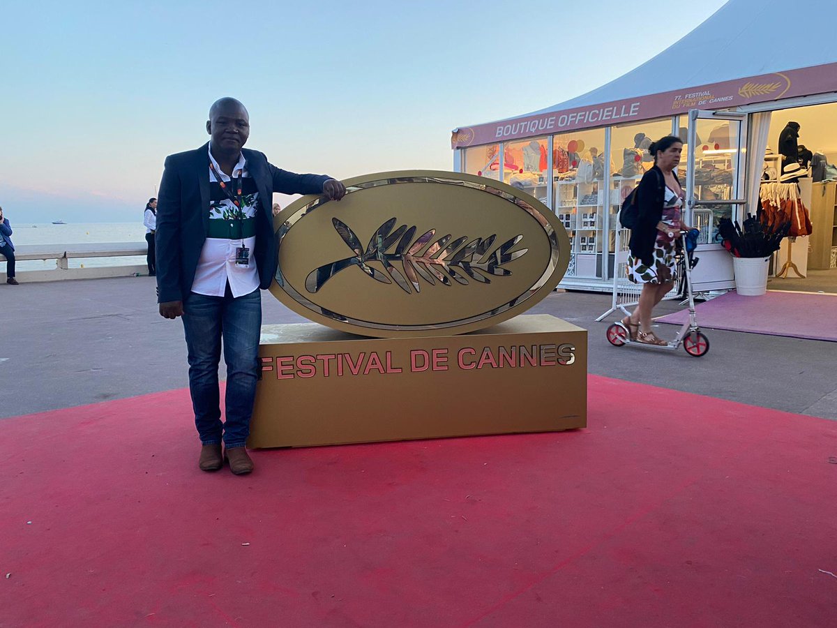 Quelle incroyable expérience au <a href="/Festival_Cannes/">Festival de Cannes</a> et au <a href="/durbanfilmmart/">Durban FilmMart SA</a> 2024! Je suis reconnaissant pour les rencontres enrichissantes. Merci aux organisateurs et à tous ceux qui ont contribué à rendre ces moments inoubliables. Hâte de partager plus bientôt ! 🎬 #FilmIndustry