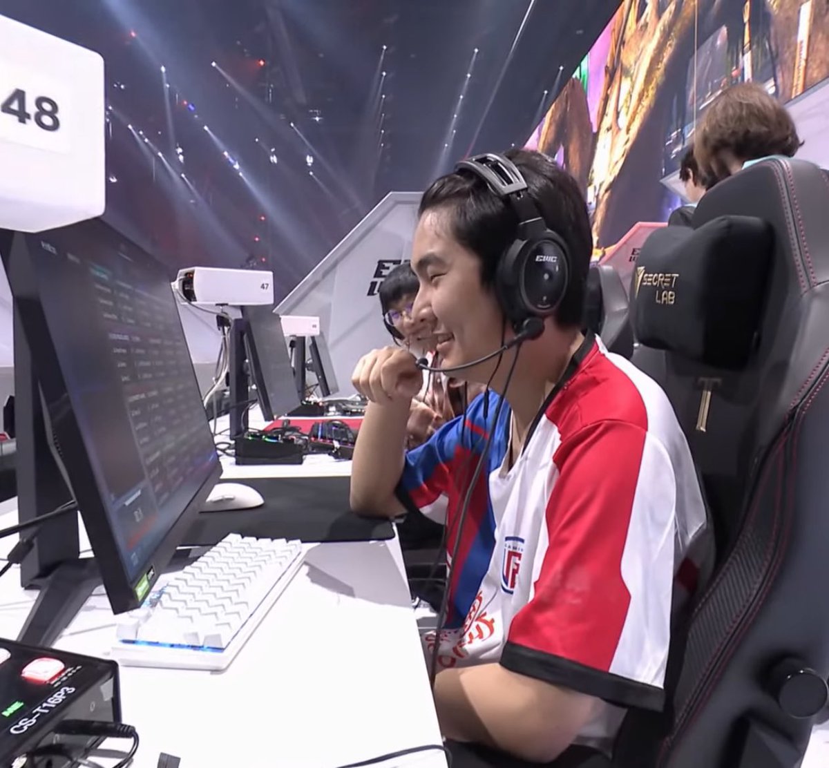 LGD Gaming tweet media