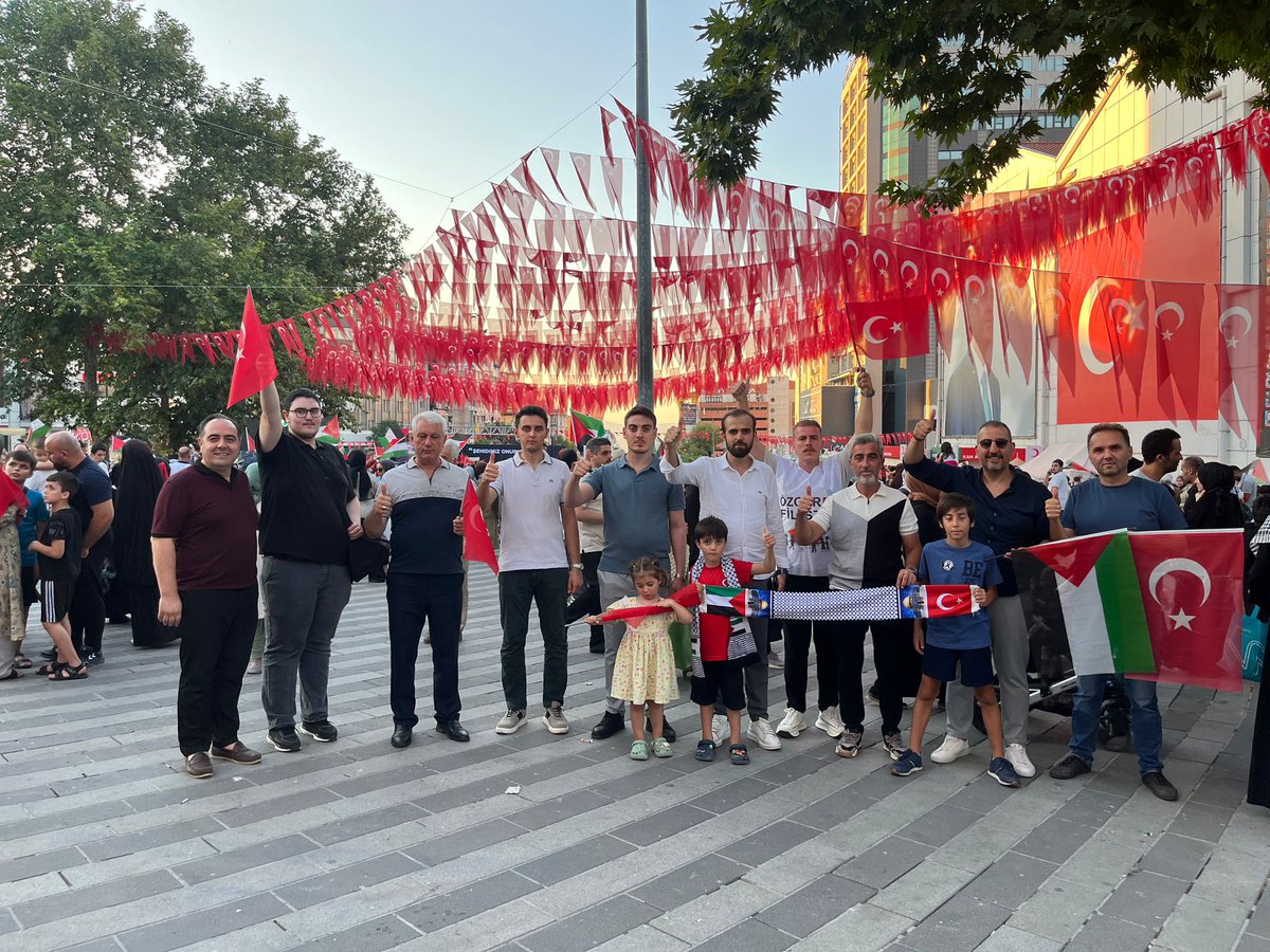 Bursa Gönüllü Kuruluşlar Platformu’nun Düzenlediği “İnsanlığın Onur Savaşı Gazze” Yürüyüşüne, Bursa İl Başkanımız Sn. Murat Kolancı Öncülüğünde Katılım Sağladık.

İs*ail’in Başkenti Cehennemin Dibidir.

#RefahınVaktiGeldi
<a href="/rprefahpartisi/">Yeniden Refah Partisi</a> 
<a href="/erbakanfatih/">Dr. Fatih Erbakan</a>
<a href="/gencrefah/">Genç Refah</a> 
<a href="/mfaltinel/">Mustafa Furkan Altınel</a>