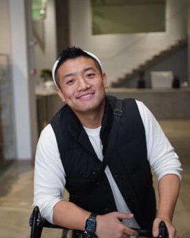 JASON17cn's tweet photo. 現今社會上最笨的行為，
就是不停的跟別人講道理，
就算自己說的是對的，
也沒必要去證明別人就是錯的，
記住，位置不同，少說為貴，
認知不一樣，就也不需去爭辯，
你.我.他三觀都不合了，
何必再去浪費口舌，
古代人常說：
三年學說話，一生學閉嘴。 https://t.co/SjYsSGFI51