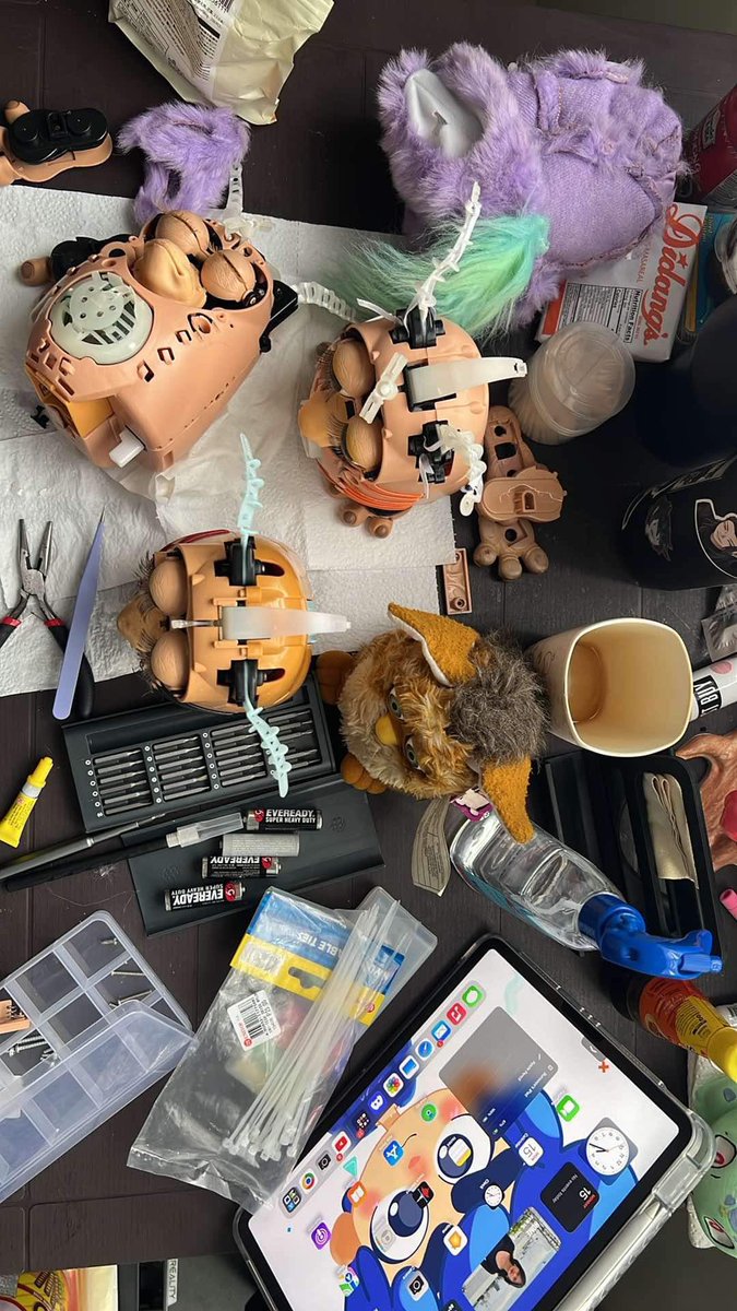bunsoootchi's tweet photo. Three weeks ago, I restored/repaired my first 2005 Furby. Now I have 7.

#furby2005 #furby #ファービー　
#ファービー2 https://t.co/Rk1CmVHKTV