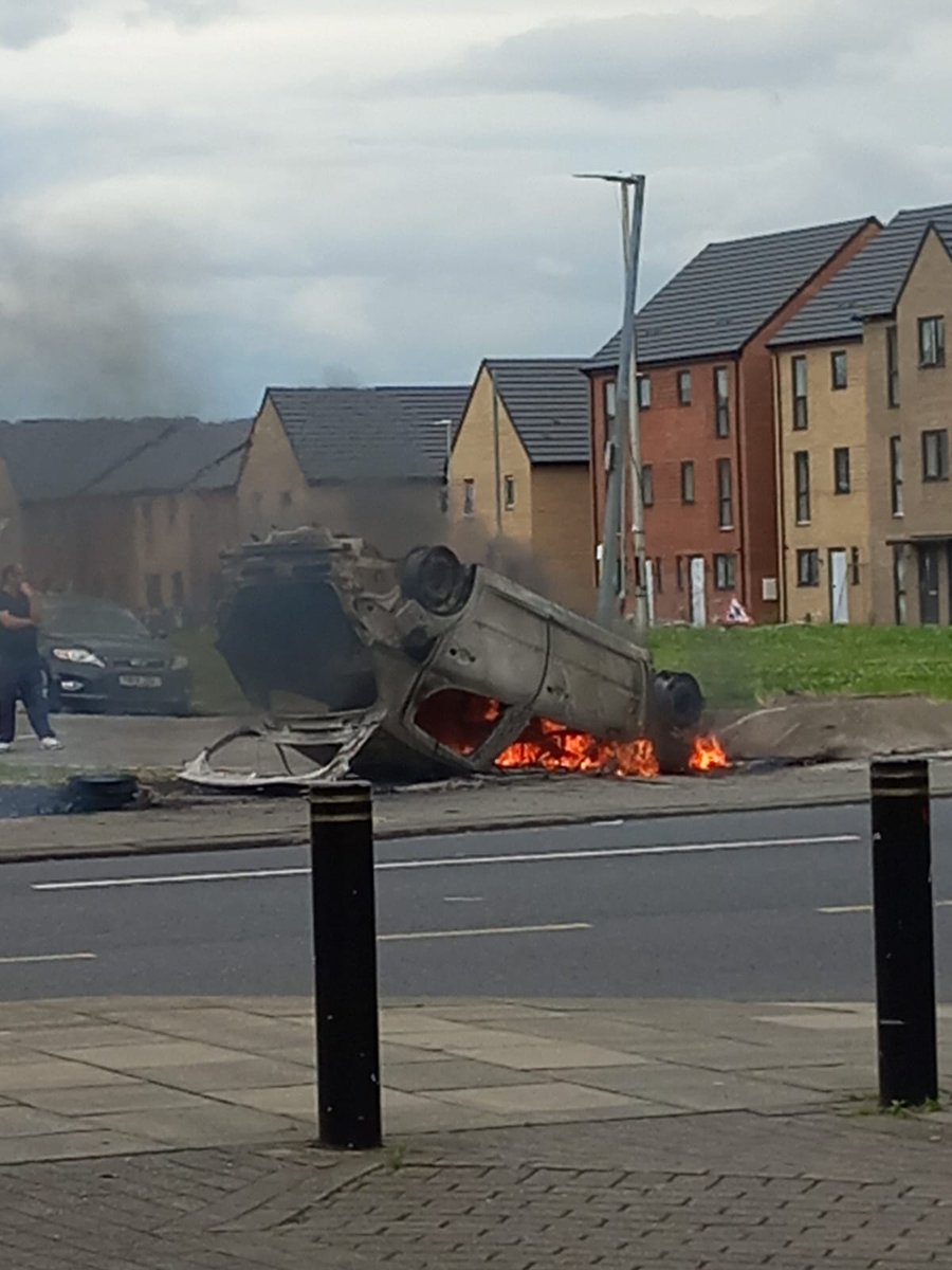 nate_black's tweet photo. This is Middlesbrough. I've never been so ashamed to be a Teessider. People are smashing windows, burning cars, doing Nazi salutes and shouting racial slurs. People of colour are being attacked.
This is a dark day for Teesside. I've never felt so ashamed. https://t.co/gPe5YhPxQt
