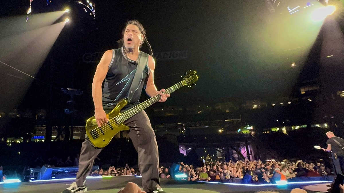 garzscience's tweet image. Getting ready for night 2! #norepeatweekend #m72foxborough