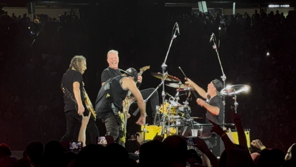 garzscience's tweet image. Getting ready for night 2! #norepeatweekend #m72foxborough