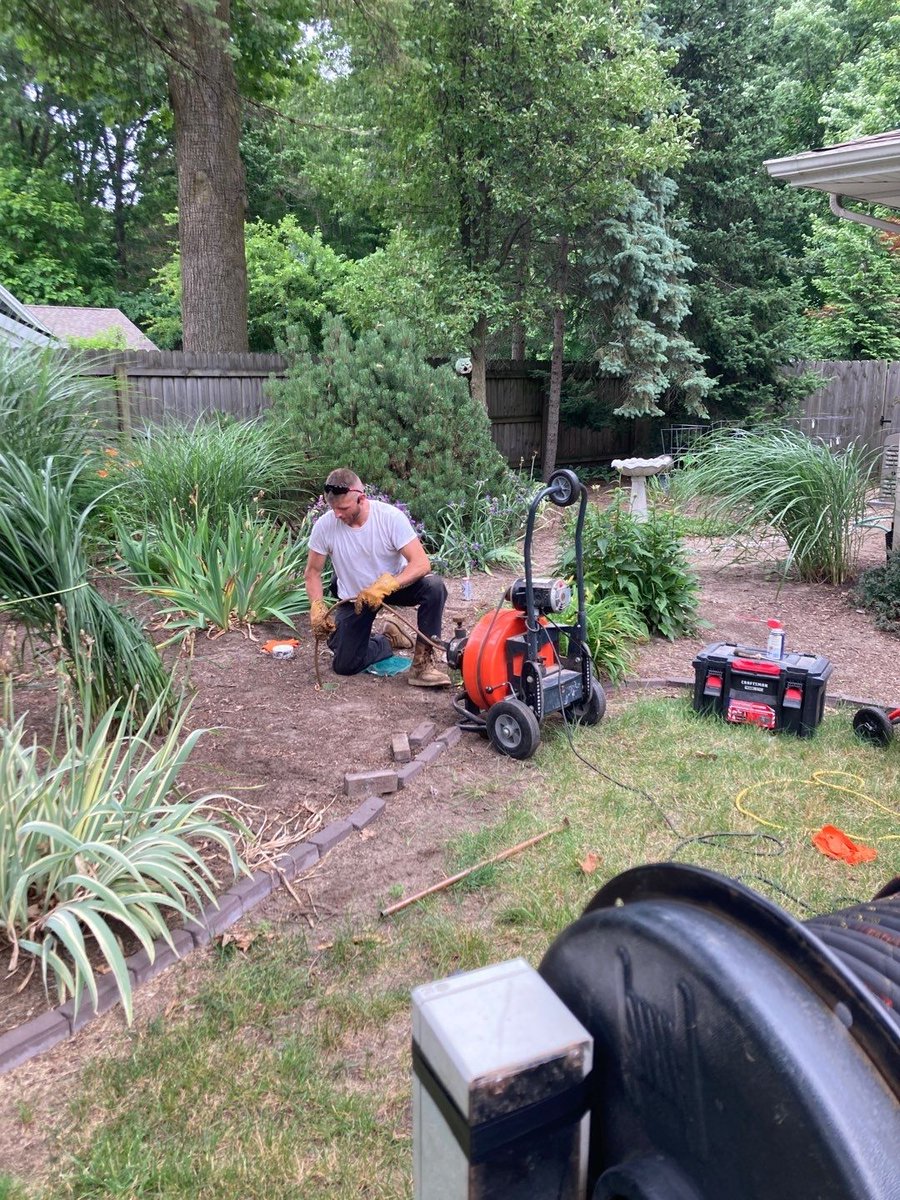 AdvantagePlumb3's tweet image. Drain cleaning: the glamorous job of removing other people&apos;s hair and questionable gunk. 💩 But hey, at least we get to play with fun tools. 🚰🔧 #PlumberLife #DrainProblems #SorryNotSorry