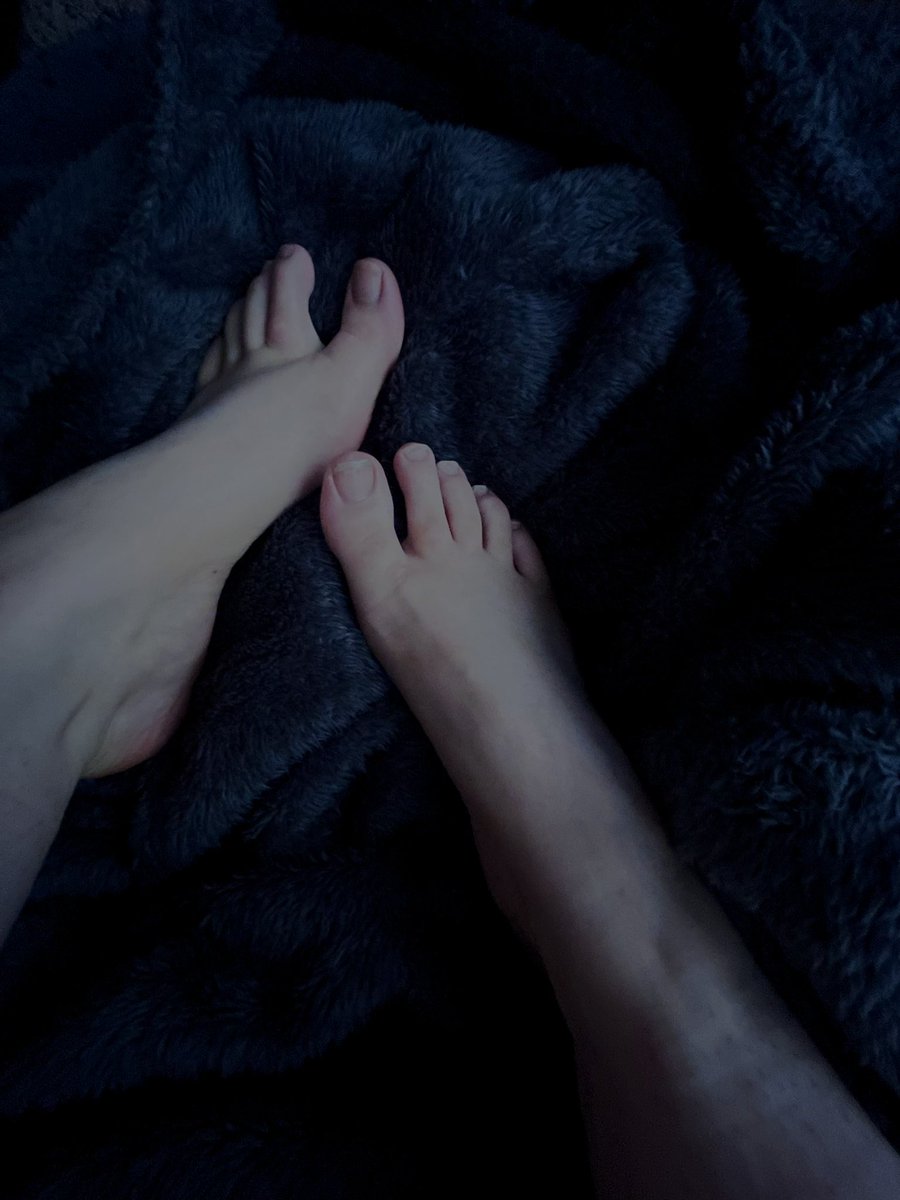 Spr1tZ_y's tweet photo. As promised by yesterday’s teaser, here’s my first post ! 
I’m a bit shy since it’s new for me 🫣
Follow me on Instagram for more content (linktree in bio) 

#feet #feetlove #feetpic https://t.co/PM4V1zH9Lx