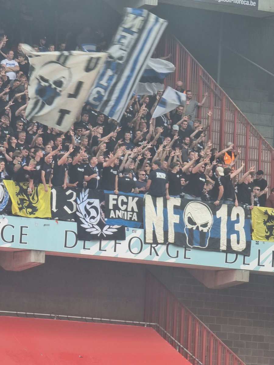 alreisor's tweet photo. Bande de sales N*zis @ClubBrugge 🖕

Quand allez vous réagir sérieusement @ProLeagueBE @RoyalBelgianFA https://t.co/bTjStyWAn5