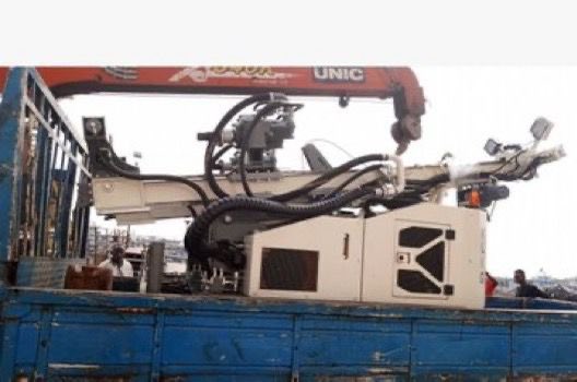 GilbertMokonzo's tweet image. 🚨#RDC
La machine de forage achetée par S.E @JLBussa est chargée au port #NOCAFEX en direction d'AKULA,ce projet vise à permettre à la population du Sud-Ubangi de disposer d'eau potable de qualité,

La population de #BUDJALA remercie le Ministre pour avoir tenu sa promesse faite.