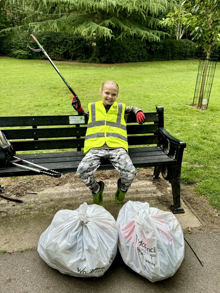 RaptorPickers's tweet photo. George joined the monthly litter pick at @ponte_valley this morning.  2 bags collected equating to 822 pieces of rubbish from the gardens, Bluebell steps, part of Southgate and Mill Hill Road. — at Friarwood Valley Gardens 😊 #litterpicking #Pontefract #community https://t.co/RemHke4IYM