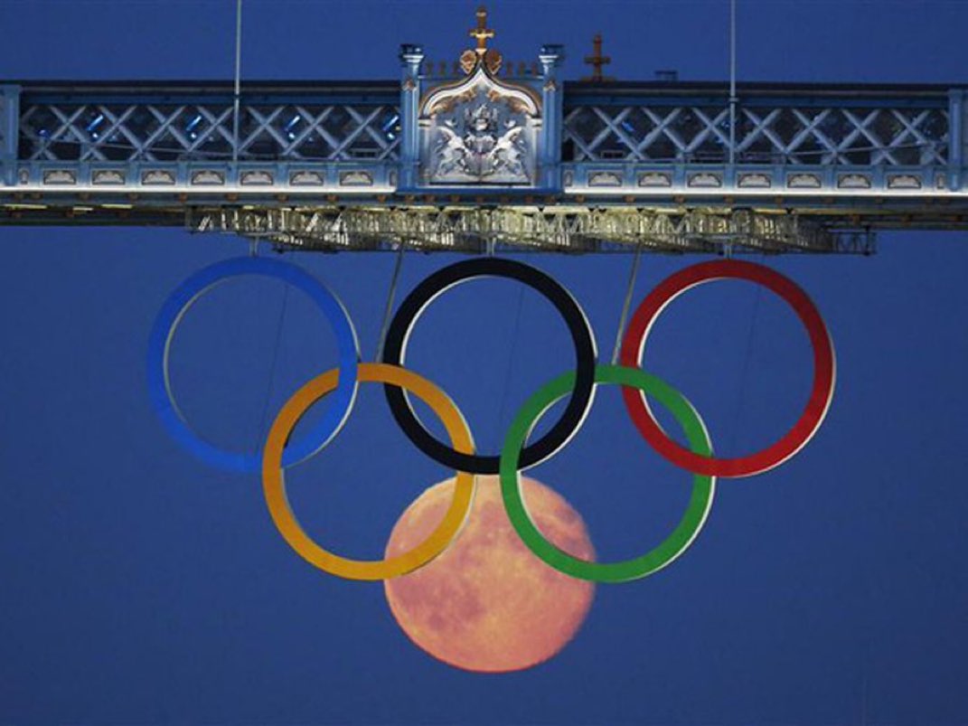 Moon as an Olympic ring