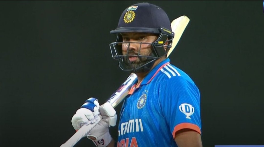 PrayagNayak7's tweet image. So India is playing with only one batsman in this series and that name is Rohit Sharma. OK

#Vandersay #RohitSharma𓃵 #Rohitsharma #INDvsSL #INDvSL