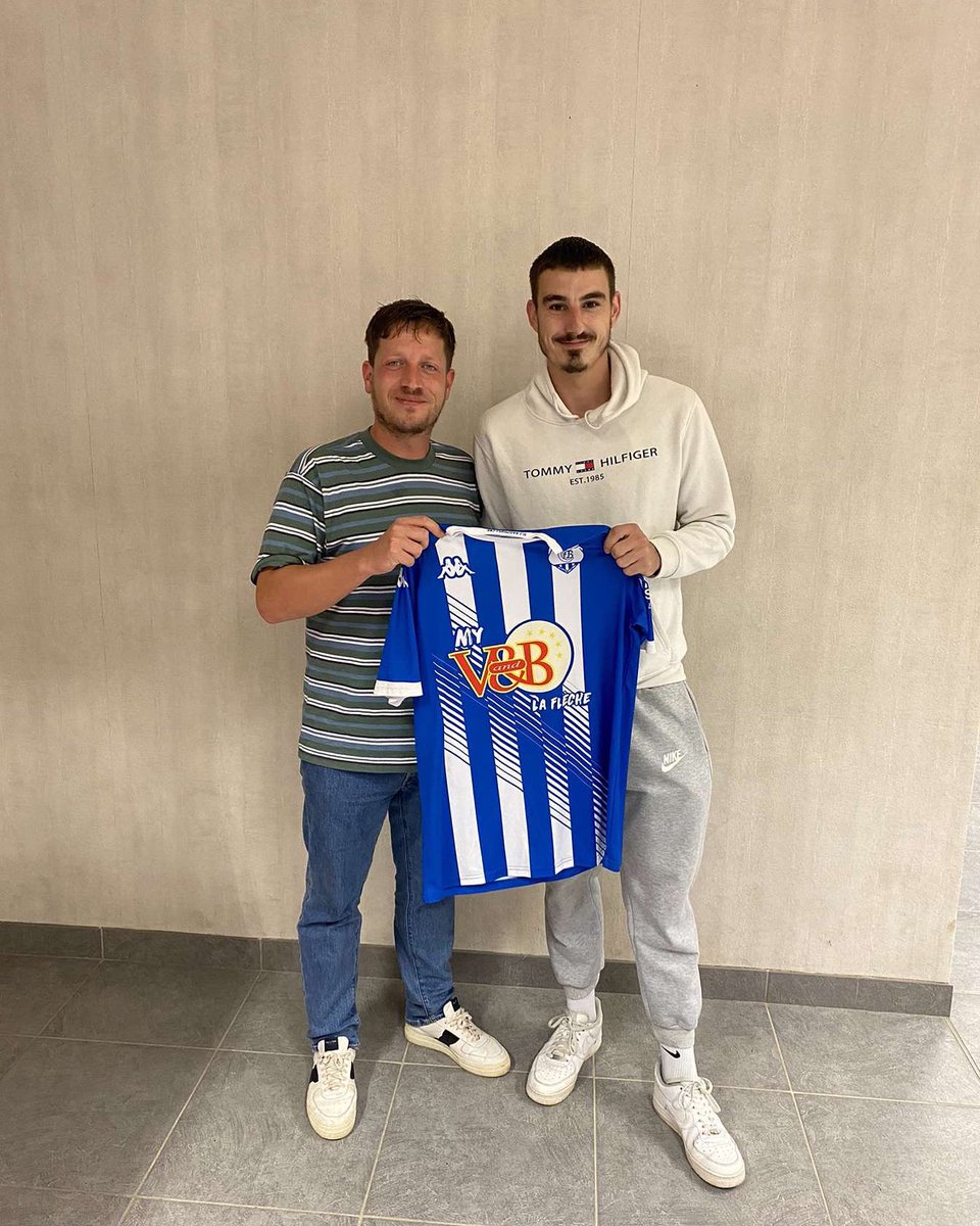 UsBazouges's tweet image. 🔝 MERCATO 🔝

Tristan Taugourdeau est bazougeois !

Apres des débuts à l’EA Baugeois, Tristan est passé par Durtal, Les Rairies puis Solesmes durant les 4 dernières saisons.

Nous lui souhaitons une très belle saison parmi nous !

Bienvenue Tristan 🤍💙