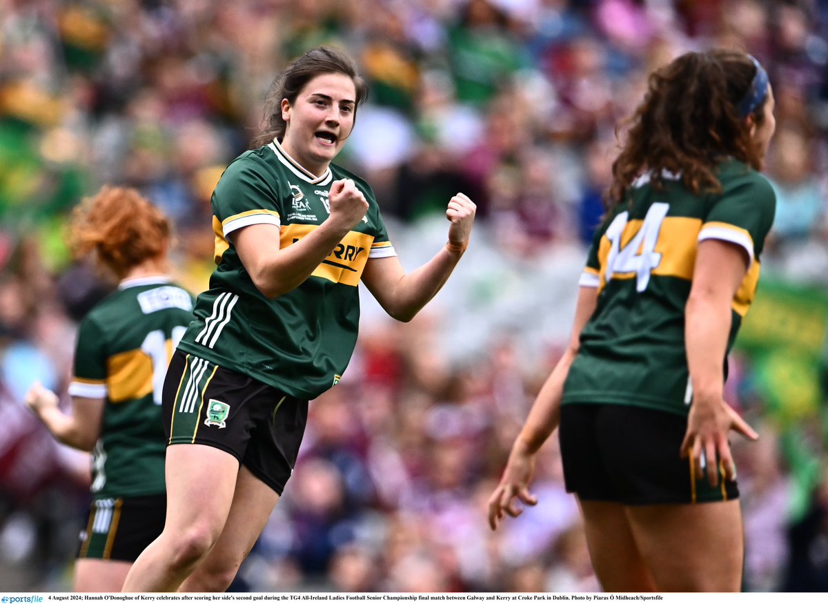 LadiesFootball's tweet photo. *FULL TIME*

🏆 @TG4TV All Ireland Senior Final

@GalwayLgfa 0-11
@kerryladiesfoot 3-14

For the first time since 1993, Kerry are the Senior ALL IRELAND CHAMPIONS!

@ConnachtLGFA @MunsterLGFA 

📺 https://t.co/AUJAY4Ssqt

#ProperFan #GALvKER https://t.co/b2lbzbtx8v