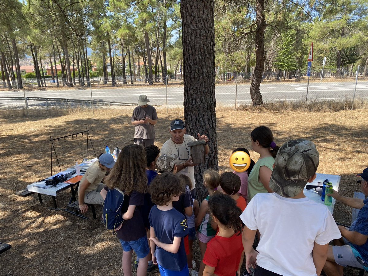 SeoAvila's tweet photo. Ayer realizamos un taller infantil de identificación de aves en mano y cajas nido en el Museo de la Naturaleza Valle del Alberche en El Barraco, fue todo un éxito, gracias por la invitación

Y gracias a tod@s por venir https://t.co/kaZ09tFsW6