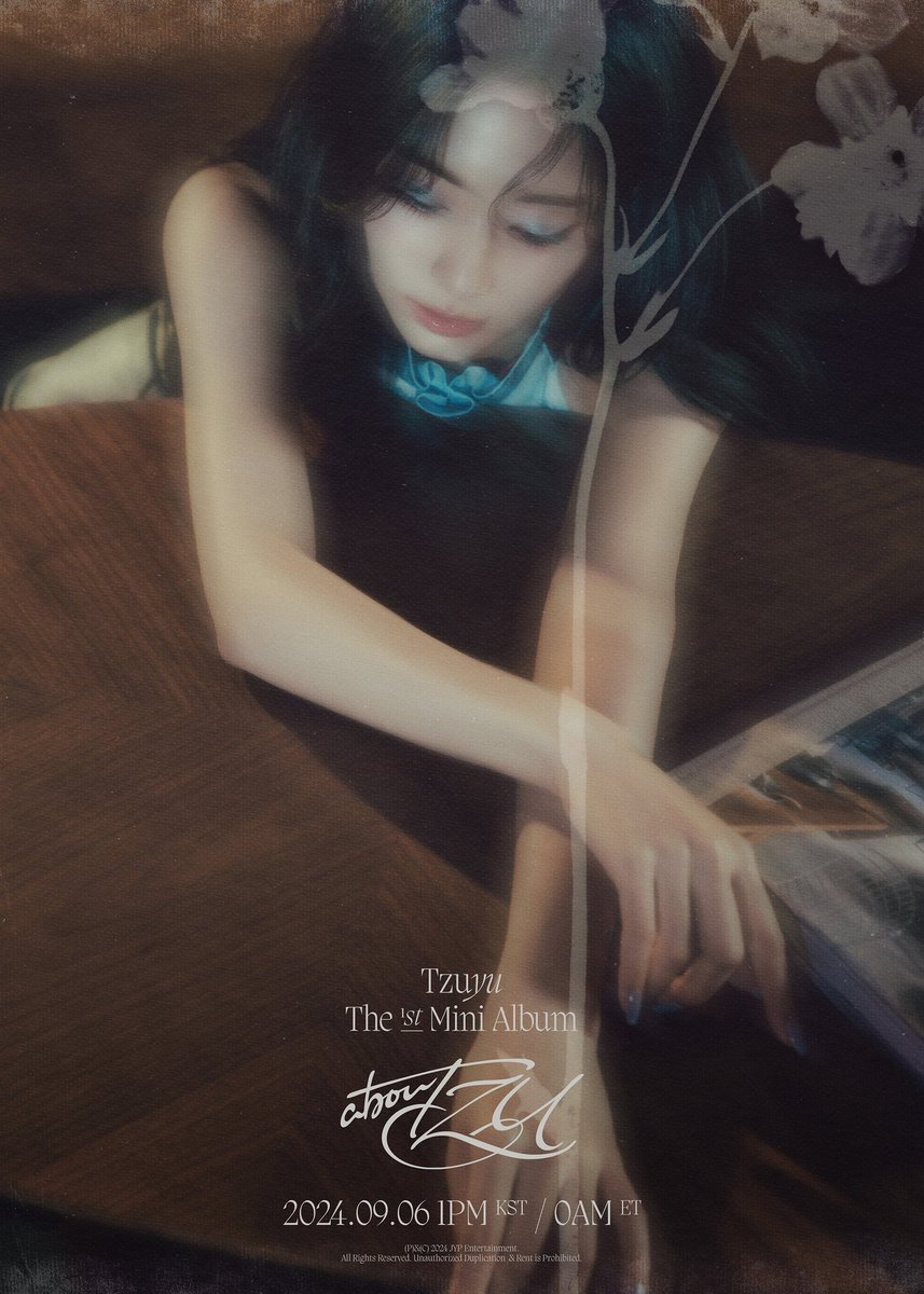 Saneke_'s tweet photo. La flor que sale en el solo de Tzuyu es un "no me olvides" esta flor significa secreto del amigo enamorado, los crisantemos esconden un mensaje duro “solo te quiero como amigo”, y el mensaje de la flor No me olvides es la del eterno enamorado, el amor no correspondido

OMG ^@%#$ https://t.co/dGfhpuE3jR