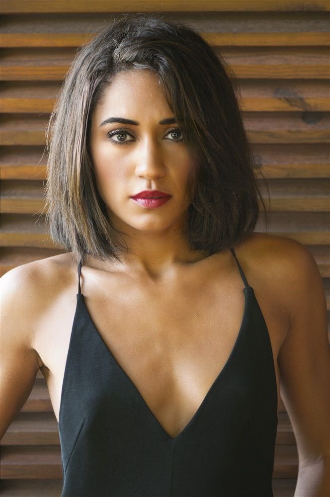 ApronStrings's tweet image. Dishevelled. 
#SeductiveSunday.