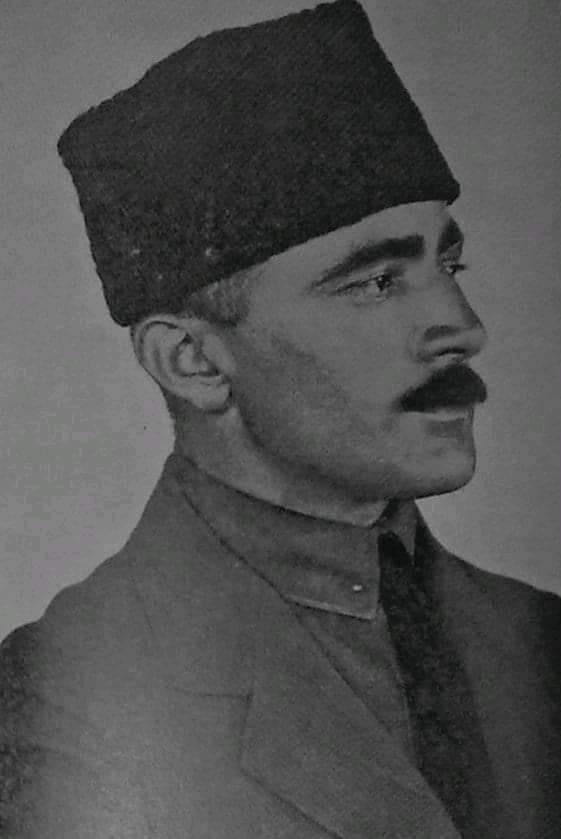 AbdllhSmz's tweet photo. “memleket, sevdana yürek gerek”

#BaşbuğEnver #EnverPaşa https://t.co/3zNC9UUCQf