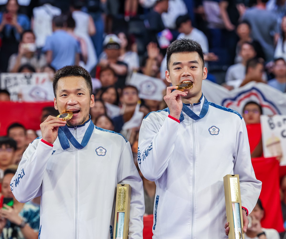 bwfmedia's tweet photo. Heartiest congratulations to all the men's doubles medallists. 🥇🥈🥉

#Badminton #Paris2024 #Olympics https://t.co/lPf2oztnxn