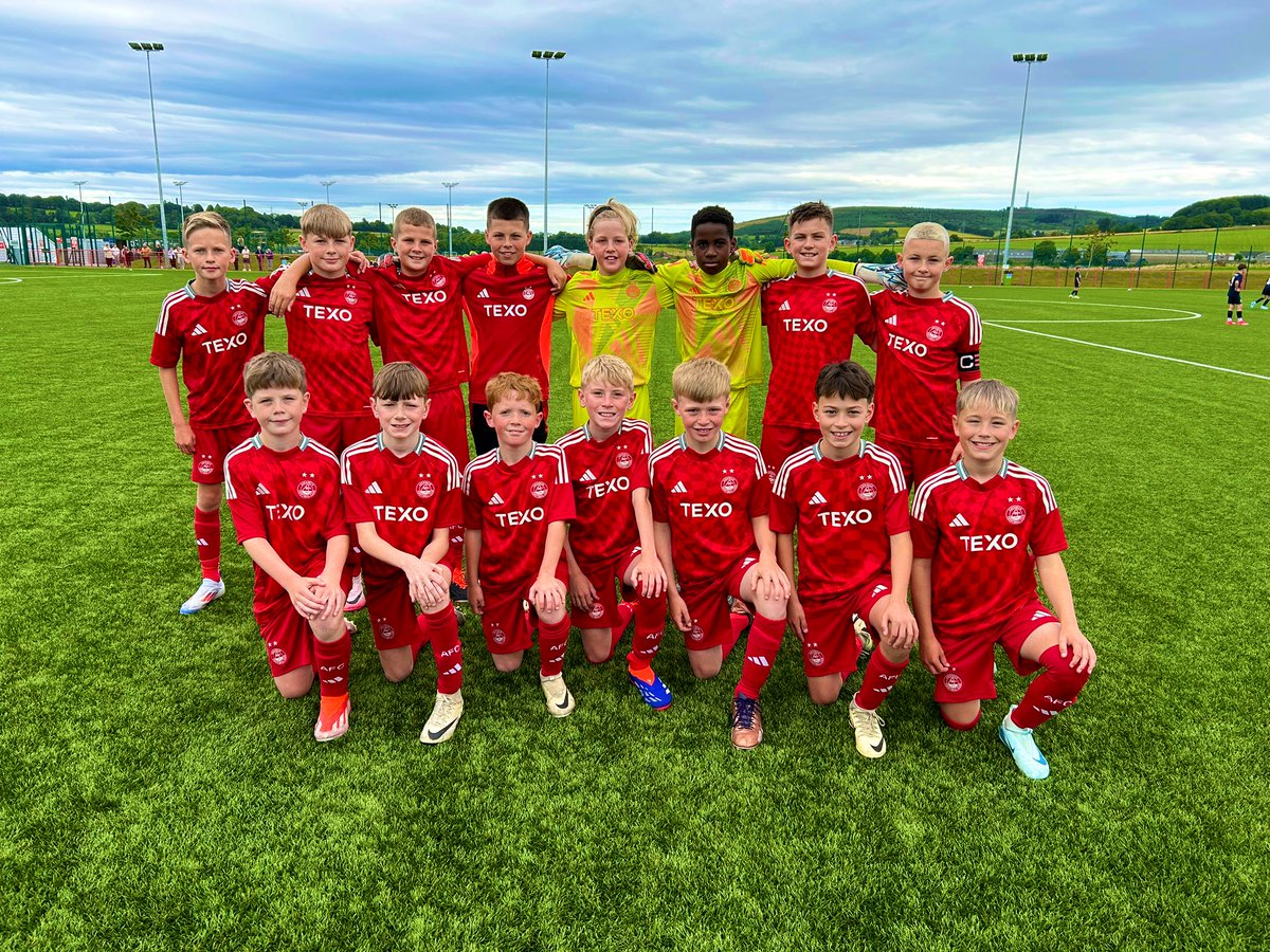 Aberdeen FC Youth Academy (@aberdeenfcyouth) on Twitter photo Academy matches returned to Cormack Park this morning with our U12s the first to model the new <a href="/AberdeenFC/">Aberdeen FC</a> kit for the new season!
#StandFree 🔴 Academy matches returned to Cormack Park this morning with our U12s the first to model the new <a href="/AberdeenFC/">Aberdeen FC</a> kit for the new season!
#StandFree 🔴