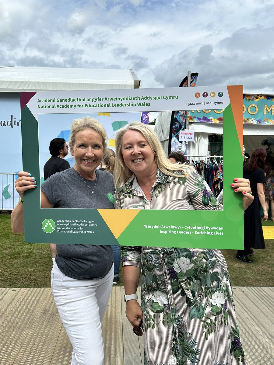 NAELCymru's tweet photo. Diwrnod / Day 2! @eisteddfod #Eisteddfod #LeadershipAcademy #AcademiArweinyddiaeth @ysgolcynwydsant @KellyEdwards_ https://t.co/tR74TVKSFA