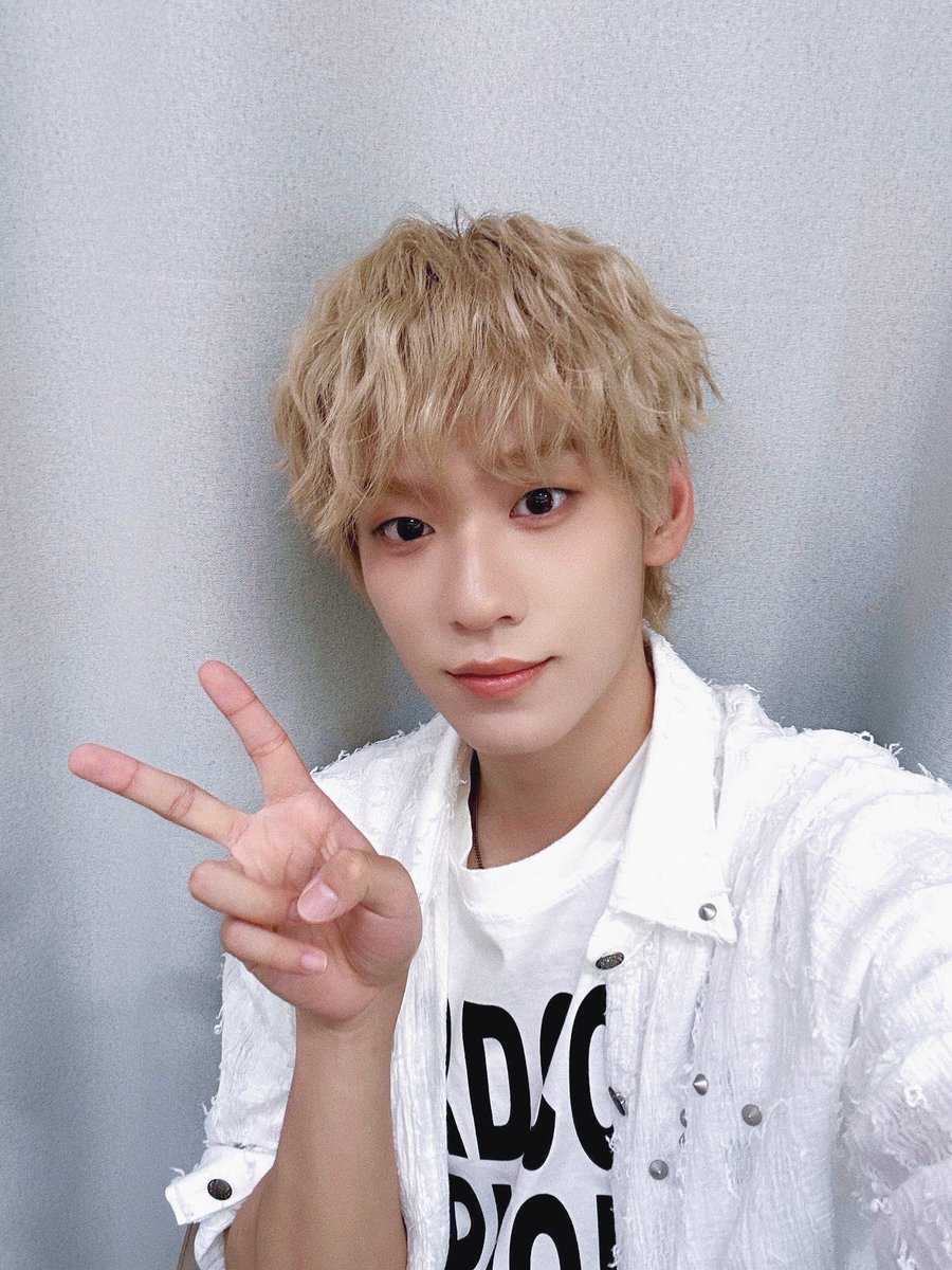 TonyYu_Official's tweet photo. [📷]

240804
TONY(토니) 1st EP Album 【Spatial Recorder】 에버라인 팬사인회

#TONY #토니
#JIGGLIN #TONY_JIGGLIN
#Spatial_Recorder https://t.co/WXs7XzvrB2