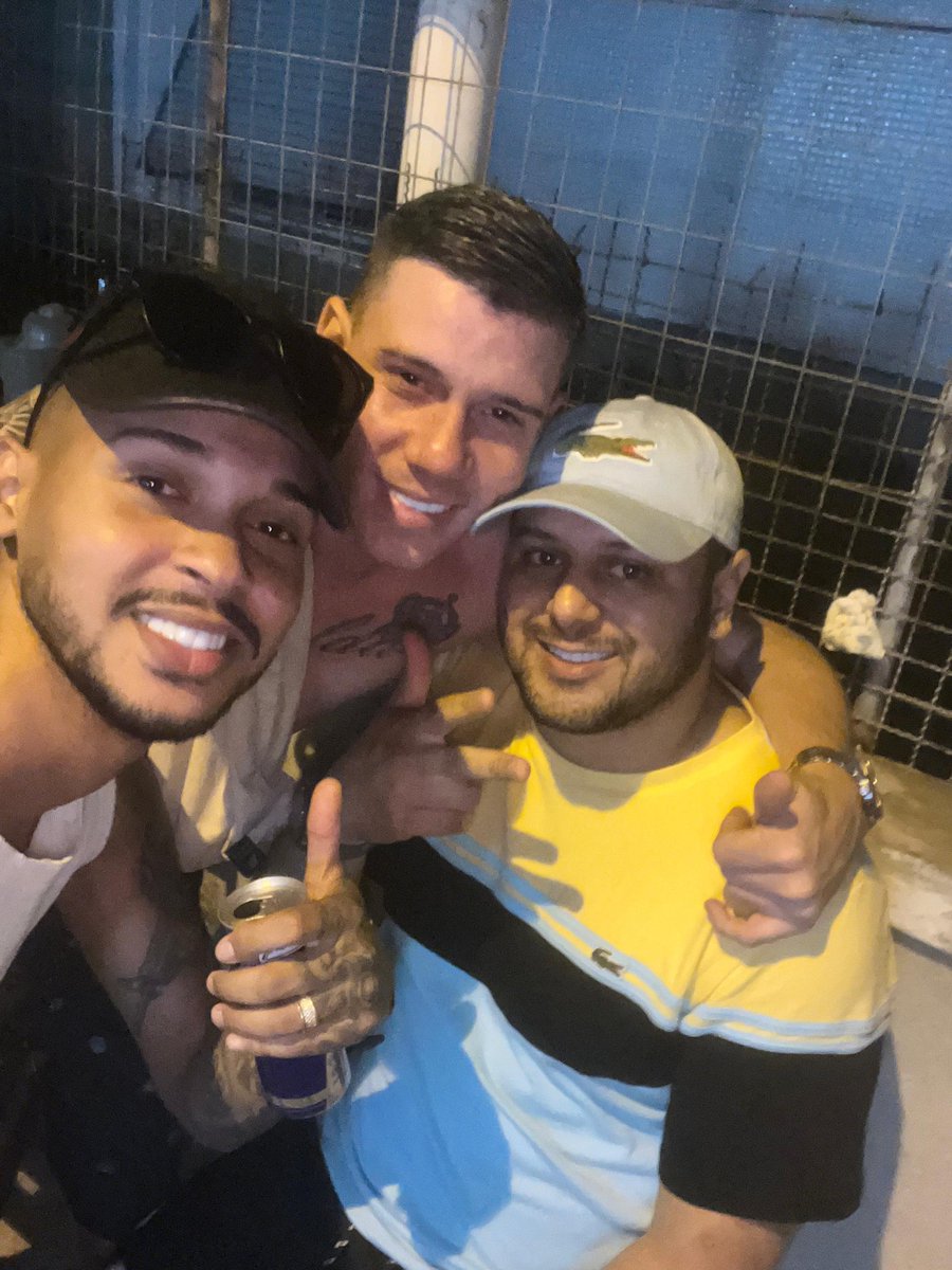 fellype_06's tweet photo. Positividade Pra Nós 🍀🍀🍀🍀🍀 https://t.co/9WxhvJPFqy