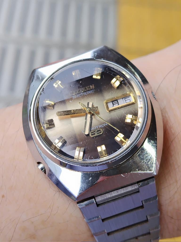 chronotron2's tweet photo. さて月曜日。一週間頑張ろう。今日はシチズンのコスモトロンスペシャルで。傷だらけだけど、それもまた良い。
#今日の時計 #電磁テンプ #シチズン #コスモトロンスペシャル #todayswatch #electronicwatch #citizen #cosmotronspecial https://t.co/vu5PSiY0O1