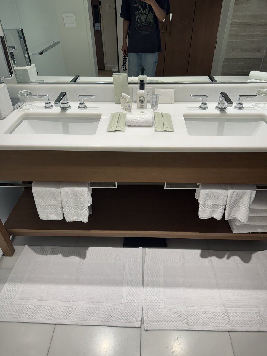 一泊数十万のホテルきた