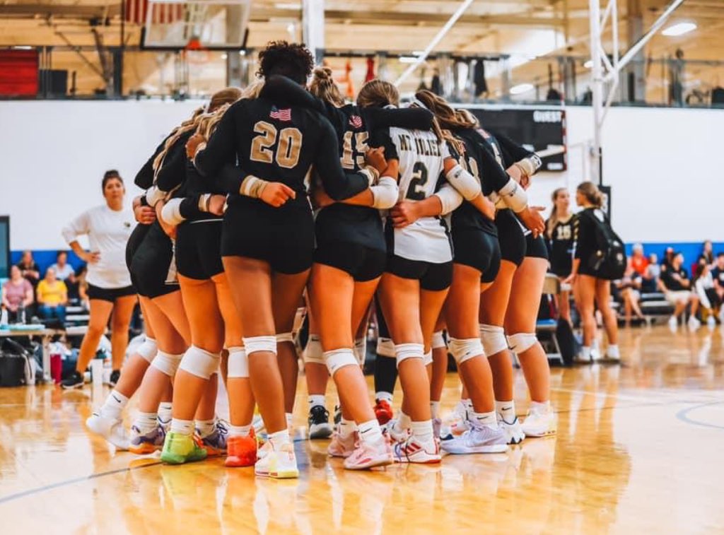 First tournament as a bear🐻💛🖤#MJHS #Volleyball
#2028grad