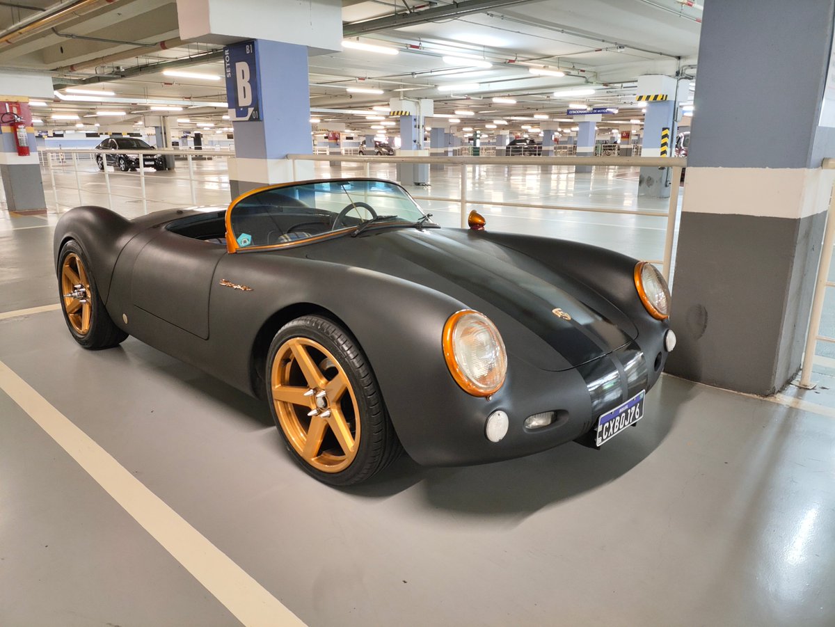 DragonNet6's tweet image. Black Porsche