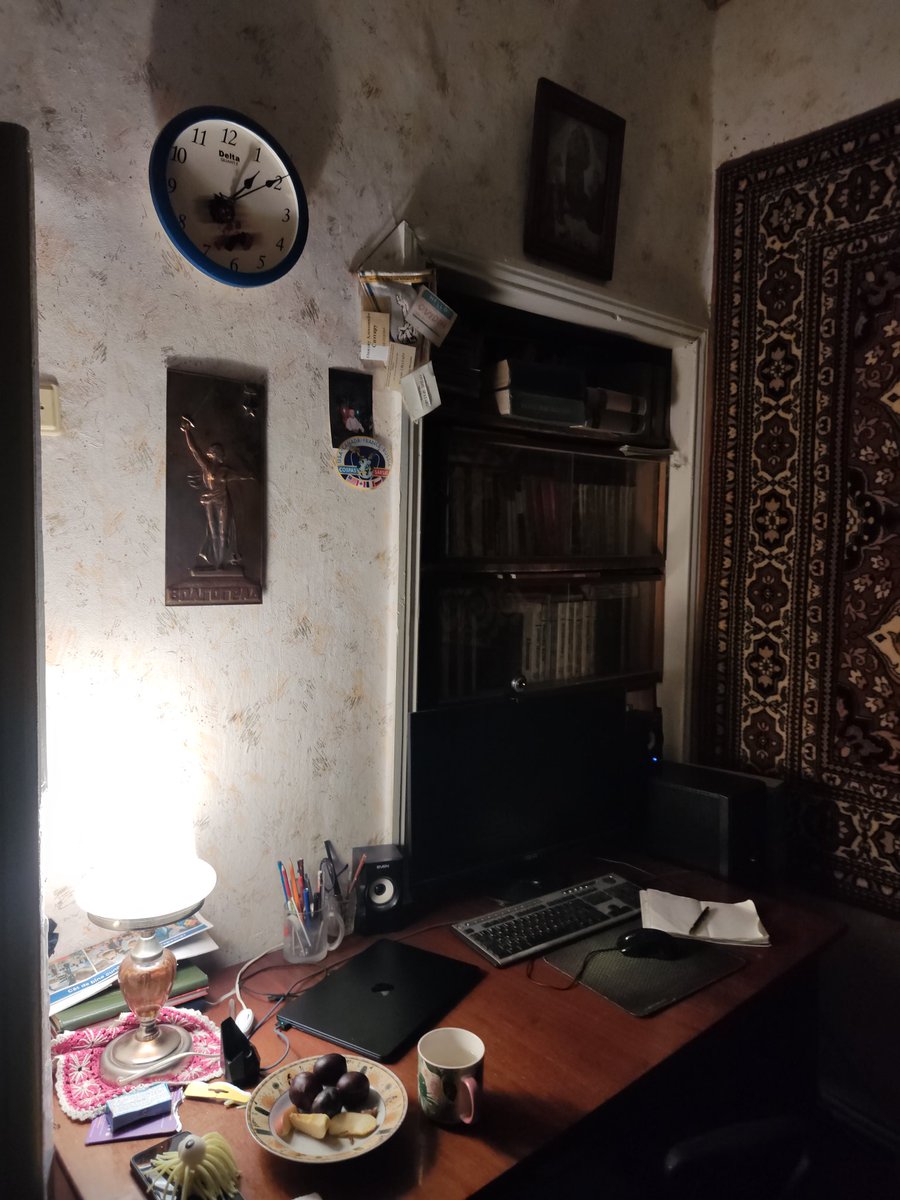 urataps's tweet image. rate my eastern european technological optimism setup