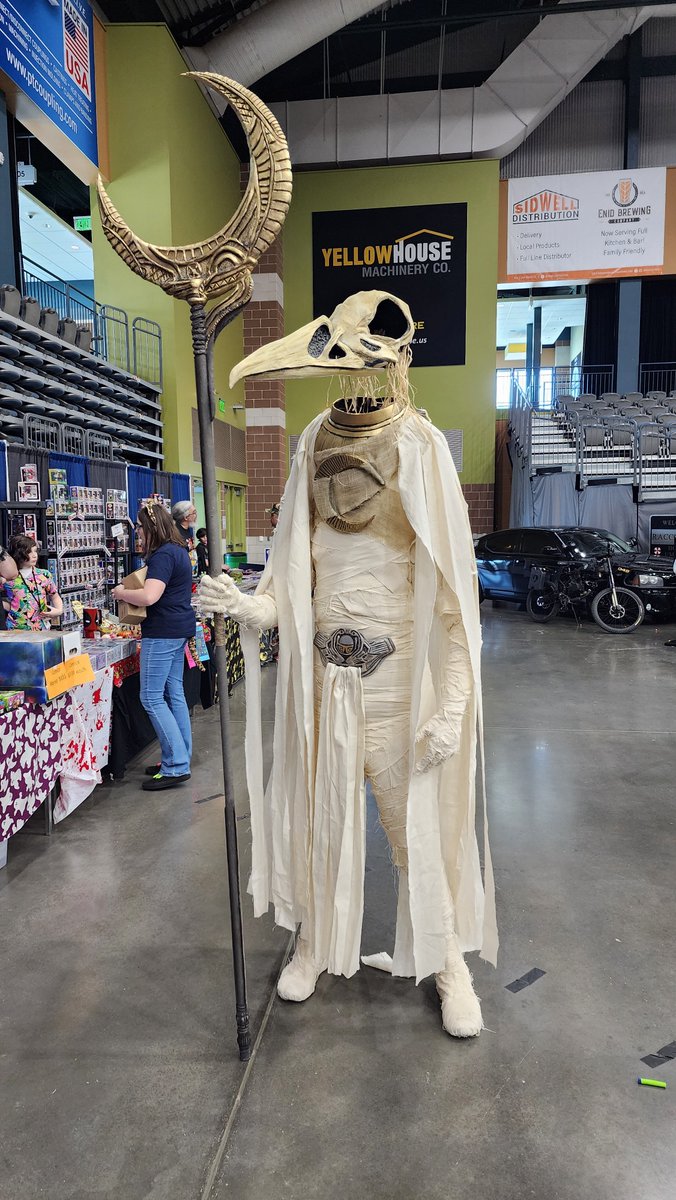 BeebeBuilds's tweet photo. I haven't posted on here in a while. I took a bit of a cosplay hiatus, but finally finished my Khonsu! I love how it turned out. I was fortunate enough to win best in show at #enidcomiccon and now it's heading to #oklahomacomiccon!

#Marvel #MoonKnight #cosplayers #khonshu https://t.co/8RadtS1vhc