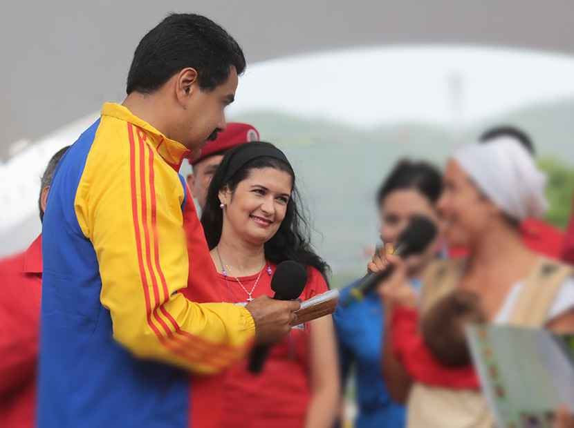 codiguillos's tweet photo. 🔥 El chavismo está implosionando desde adentro; en las últimas horas, muchos líderes reconocidos del chavismo como Juan Barreto, Andrés Izarra y Mary Pili Hernández han hecho públicas sus críticas al régimen de Maduro. 

Es por esa razón que líderes de la oposición como Henrique Capriles, incluso, María Corina Machado, han enviado mensajes de unión y han dicho que en la nueva Venezuela no habrá cacería de brujas contra los que en un pasado fueron chavistas. 

Y en efecto, en la nueva Venezuela nadie será perseguido por sus ideas.