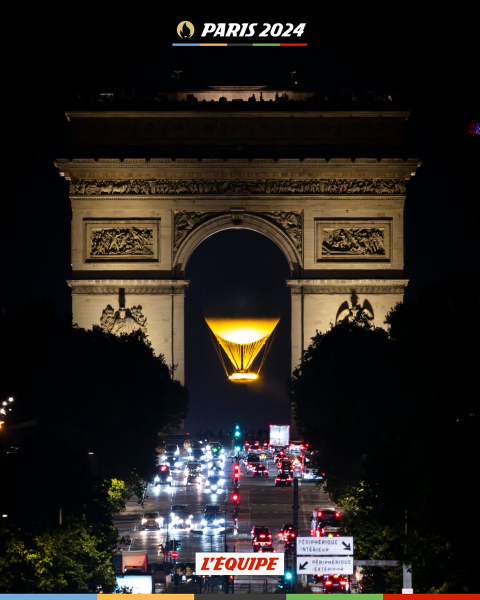 La vasque olympique au milieu de l'Arc de Triomphe 👀 

#Paris2024