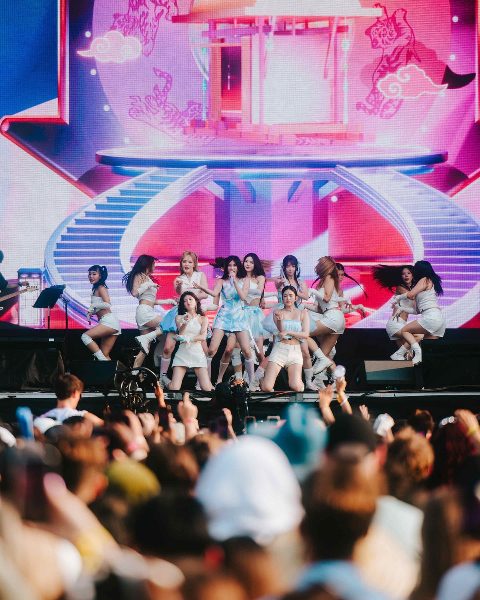 LOVE DIVE 💖 <a href="/IVEstarship/">IVE OFFICIAL</a>