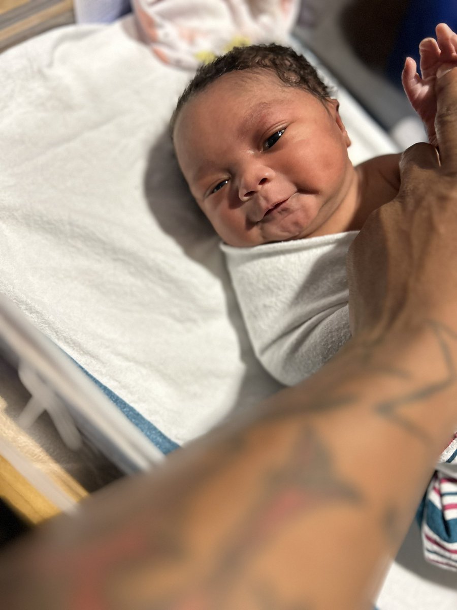 And just like that I became I father 🥰🥰🥰 I never knew what love was until my Maurci came into this world ❤️❤️❤️