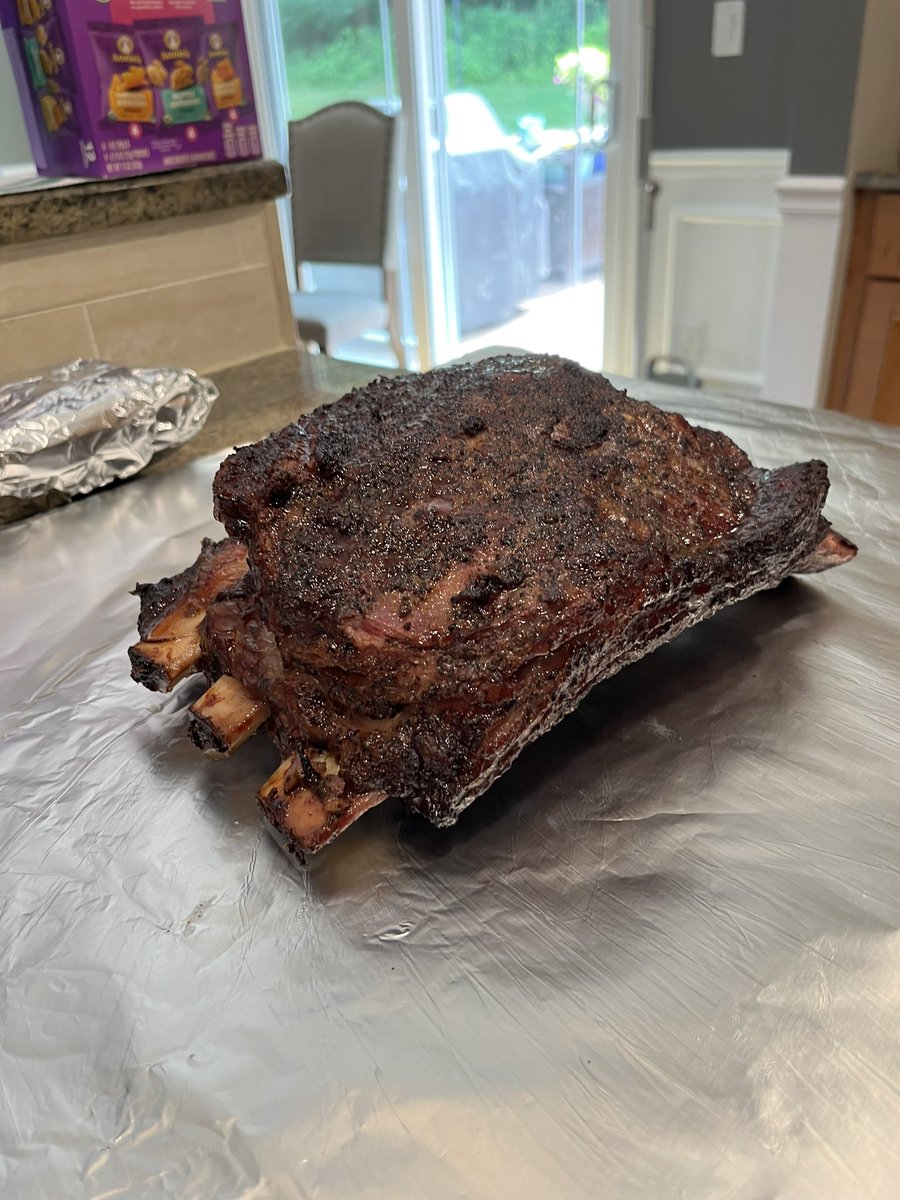 StrangestDesign's tweet photo. We’re running a bit hot today, so here we are after about 4 hours. (Was expecting a ton of rain today.. but nada). 🤷♂️
Just gotta punch through 202 degrees, rest em for an hour, sauce and then eat an early dinner! https://t.co/n7wYpbKbsU