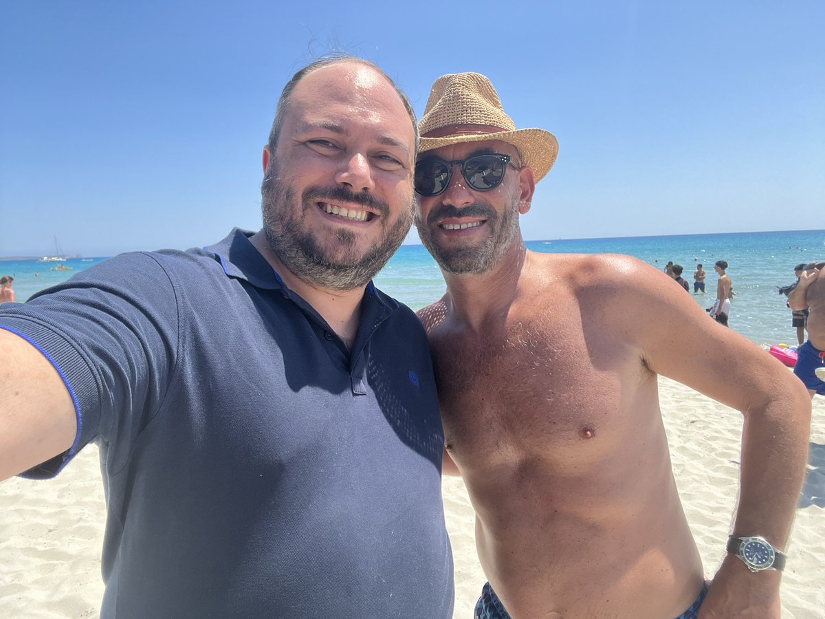 DottorClaudio's tweet photo. Cari amici,
Dalla Sardegna con l’amico e collega Prof. Matteo Bassetti tra progetti passati…e futuri…😉
@IRSTDinoAmadori
@AIL_ets
@sohoitaly
@SocietyofHemOnc
@MDAndersonNews
#dottorClaudio #doctor #dottore #mieloma #multiplemyeloma #myeloma #stopcovid19 #sohoitaly #soho https://t.co/Nov8HP39UU