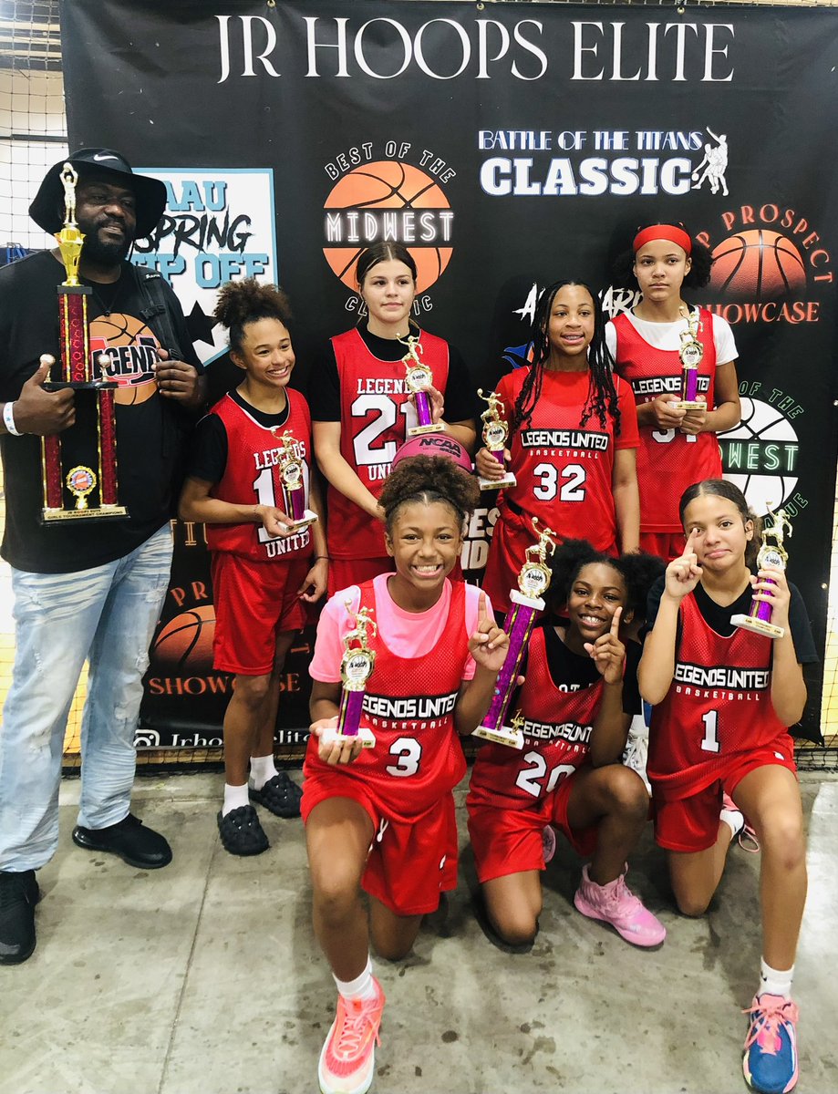 Glad I got a chance to get out and support <a href="/DrewEllisJ/">Drew Ellis</a> &amp; <a href="/LUnited_Madison/">Legends United Wisconsin</a> 12u take home the championship in there last tournament of the year 6-0 !!! Congrats bro and great job ladies !!!