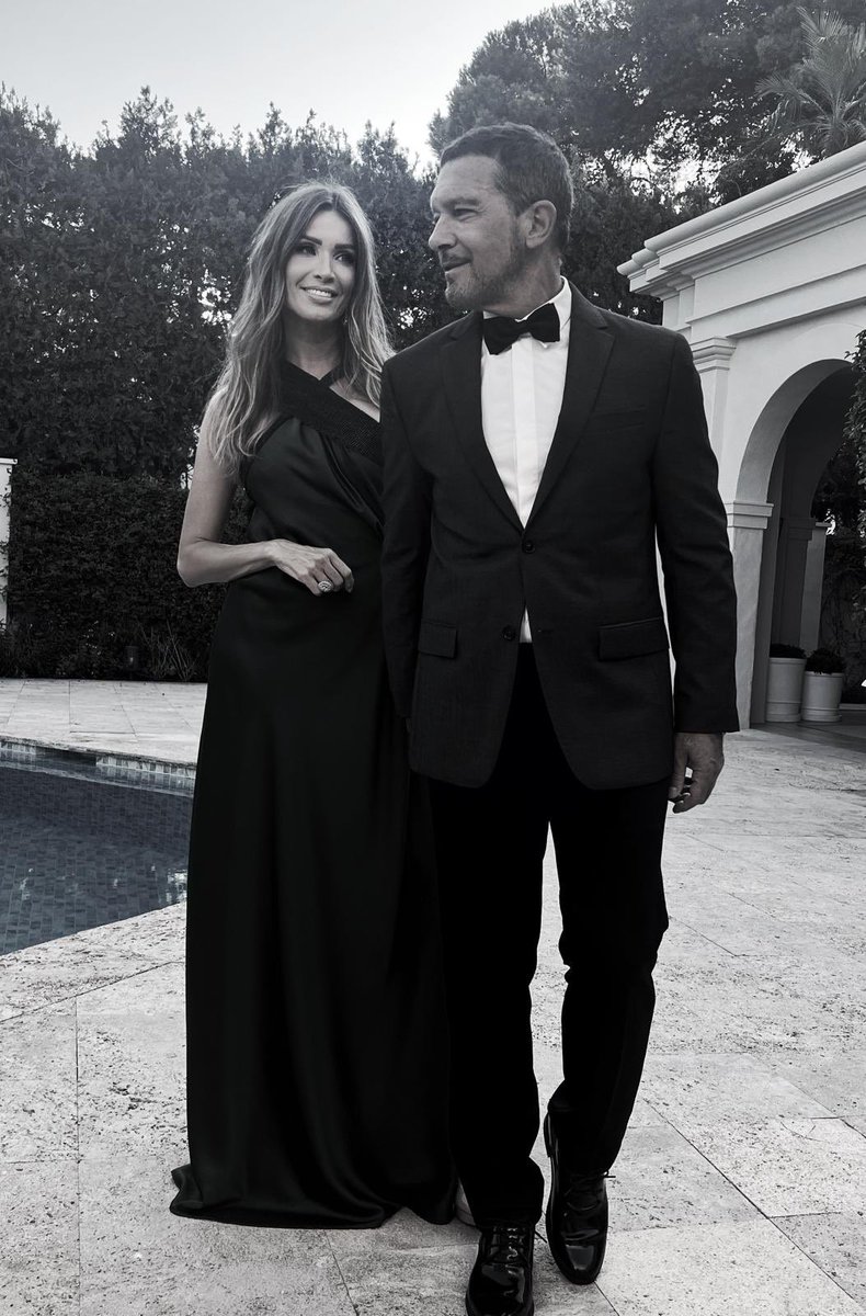 Antonio Banderas (@antoniobanderas) on Twitter photo Camino a la tradicional Gala Starlite. Cumplimos 15 años.
Los Fondos recaudados han servido para cumplir con nuestros objetivos fundacionales. Os iré informando.
#NicoleKimpel <a href="/StarliteGala/">Starlite Foundation</a> #GalaStarlite #Marbella #Malaga Camino a la tradicional Gala Starlite. Cumplimos 15 años.
Los Fondos recaudados han servido para cumplir con nuestros objetivos fundacionales. Os iré informando.
#NicoleKimpel <a href="/StarliteGala/">Starlite Foundation</a> #GalaStarlite #Marbella #Malaga