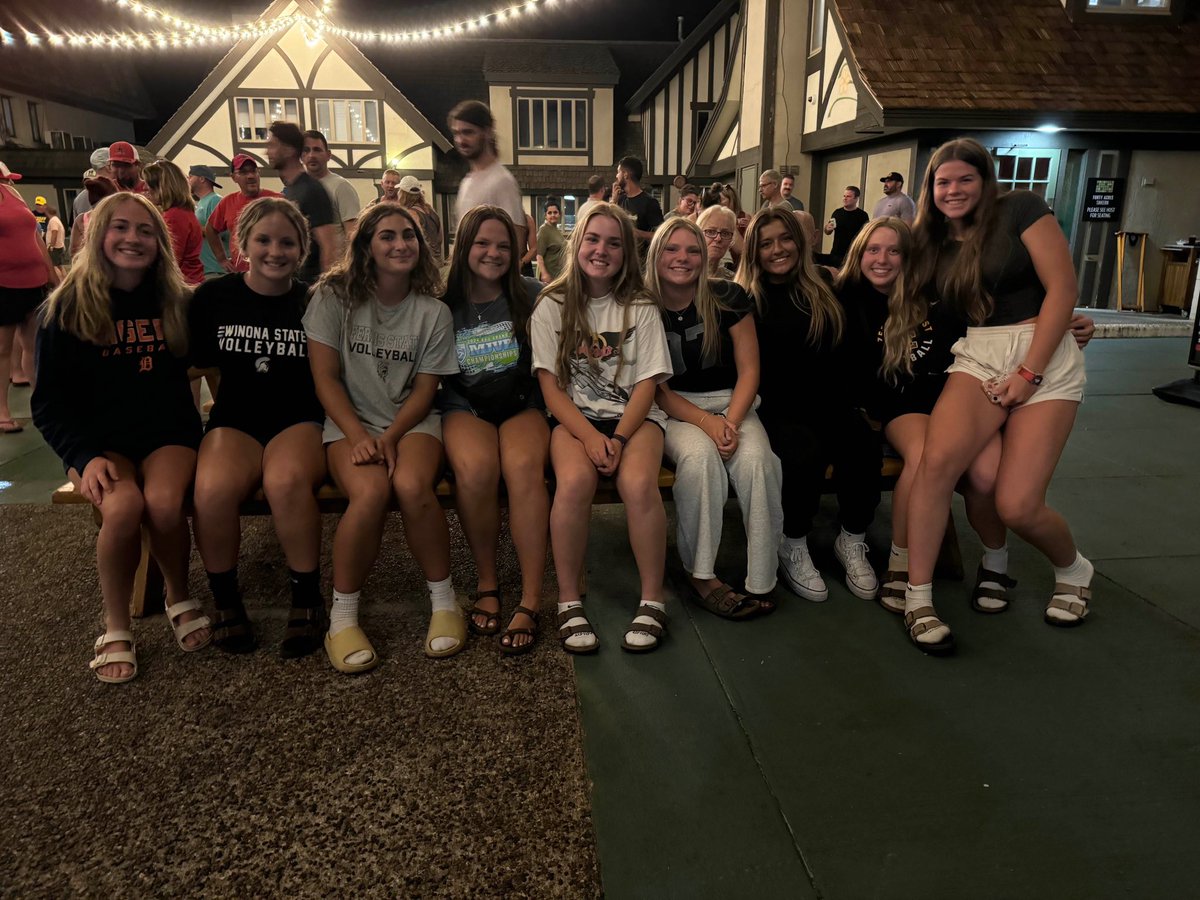 emmemeyering's tweet photo. Thank you to this team for pushing me to be the best I can be. Endings are hard but there is so much more to come. 💙🤍@FinesseWest07 https://t.co/hOWdn87Kss