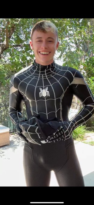 New Symbiote suit came in :) https://t.co/WLZUwmJNhU