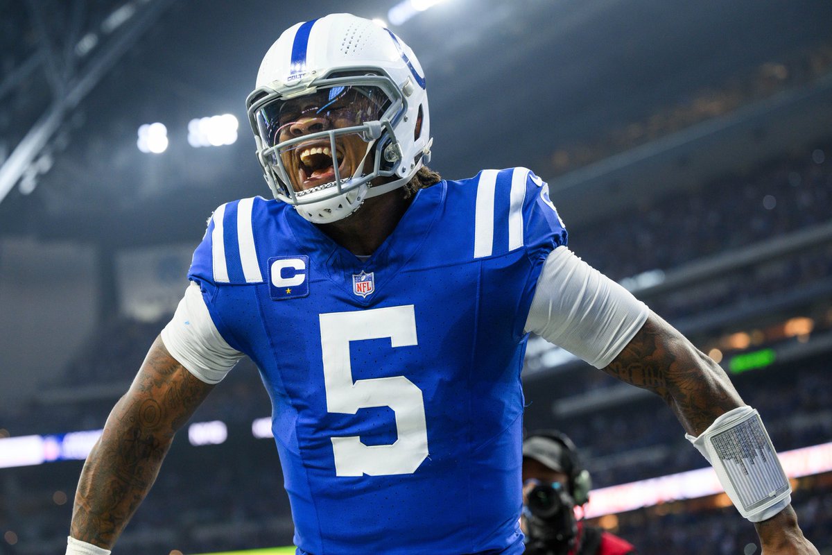 FanDuel's tweet image. Who wins more games this season? 🤔

❤️ for Steelers
🔁 for Colts