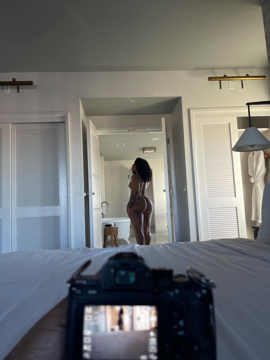 Every woman should do an intimate photoshoot atleast once