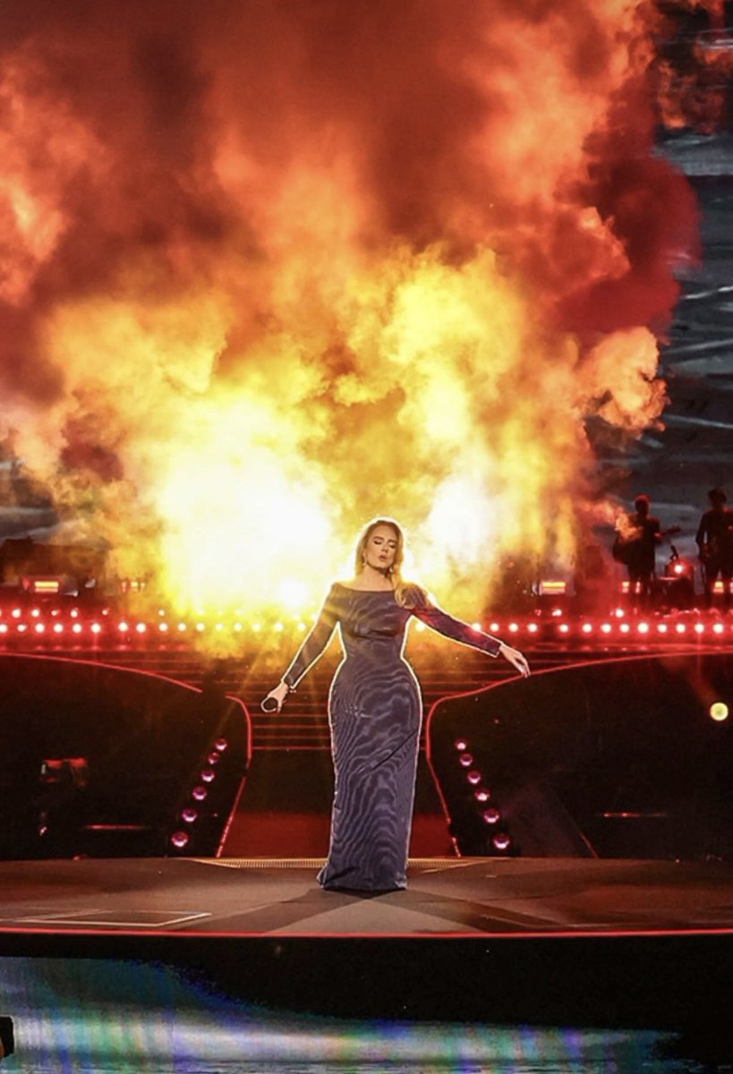 Adelesnews's tweet photo. More shots of night 2 of Adele in Munich
📸: kevinmazur https://t.co/YkZ8SrOoeM