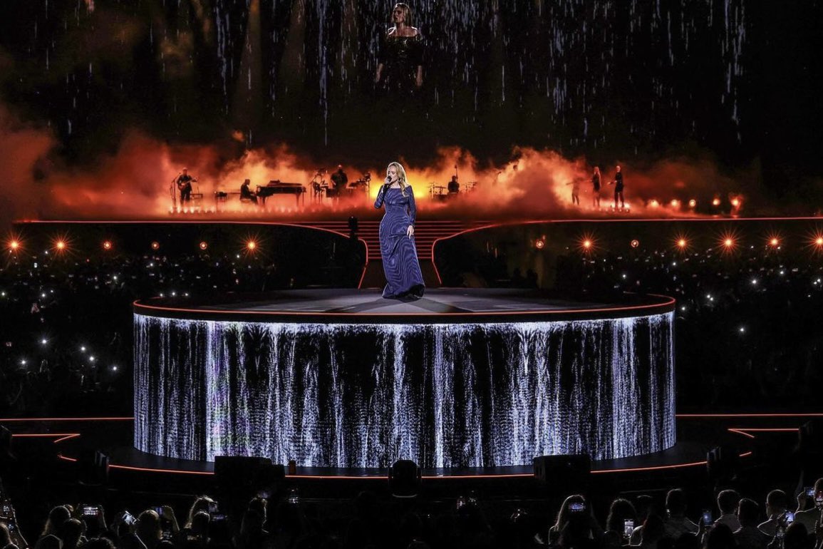 Adelesnews's tweet photo. More shots of night 2 of Adele in Munich
📸: kevinmazur https://t.co/YkZ8SrOoeM