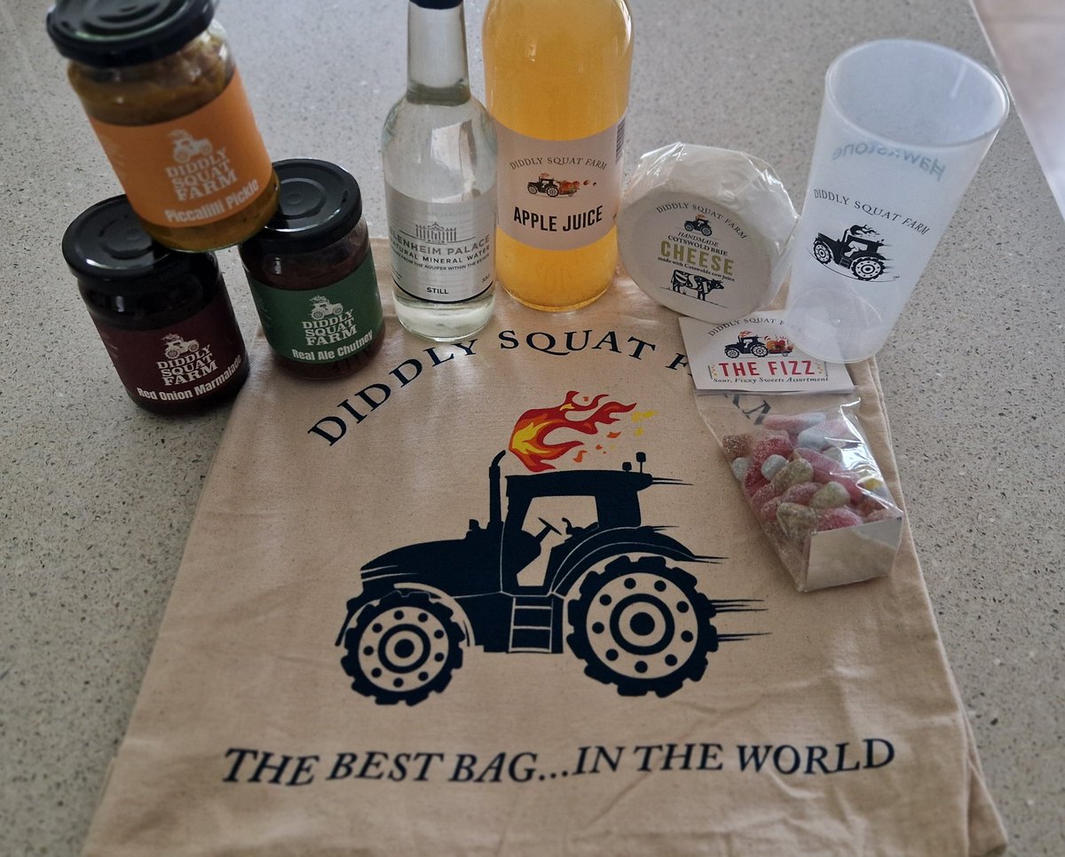 JonBoy_B's tweet photo. @JeremyClarkson here's our little haul from the Squat Shop. Oh, I think I've inadvertently given you the name of your new Gym chain!!
😕🤔🤔😎🤣🤣 https://t.co/kTB7BFRvVt