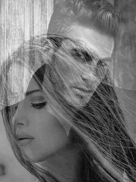 هناكً أنت 
حيث لا أحد غيرُك في الارض يعجبني  
و هنا أنا
حيث لا أحد في الڪون سيحبك مثلي🗯️