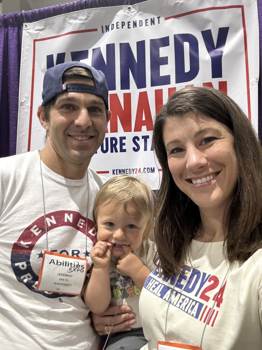 Repping <a href="/RobertKennedyJr/">Robert F. Kennedy Jr</a> at the Houston <a href="/AbilitiesExpo/">Abilities Expo</a> !